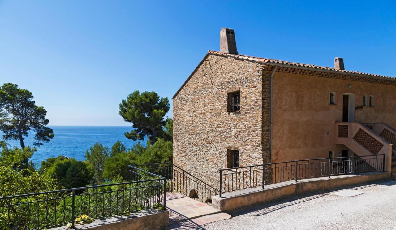 Hoteliere Le Provencal A Giens - Bord De