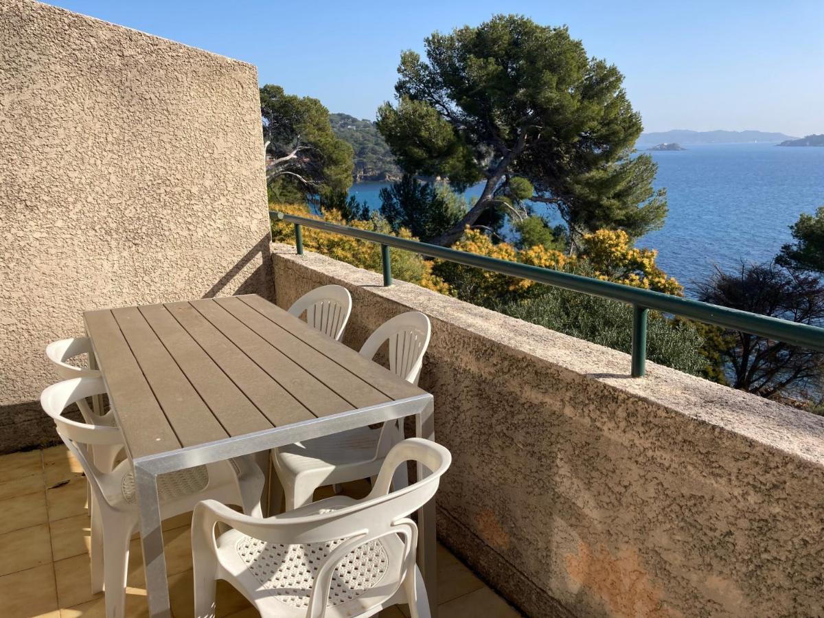 Hoteliere Le Provencal A Giens - Bord De Hotel
