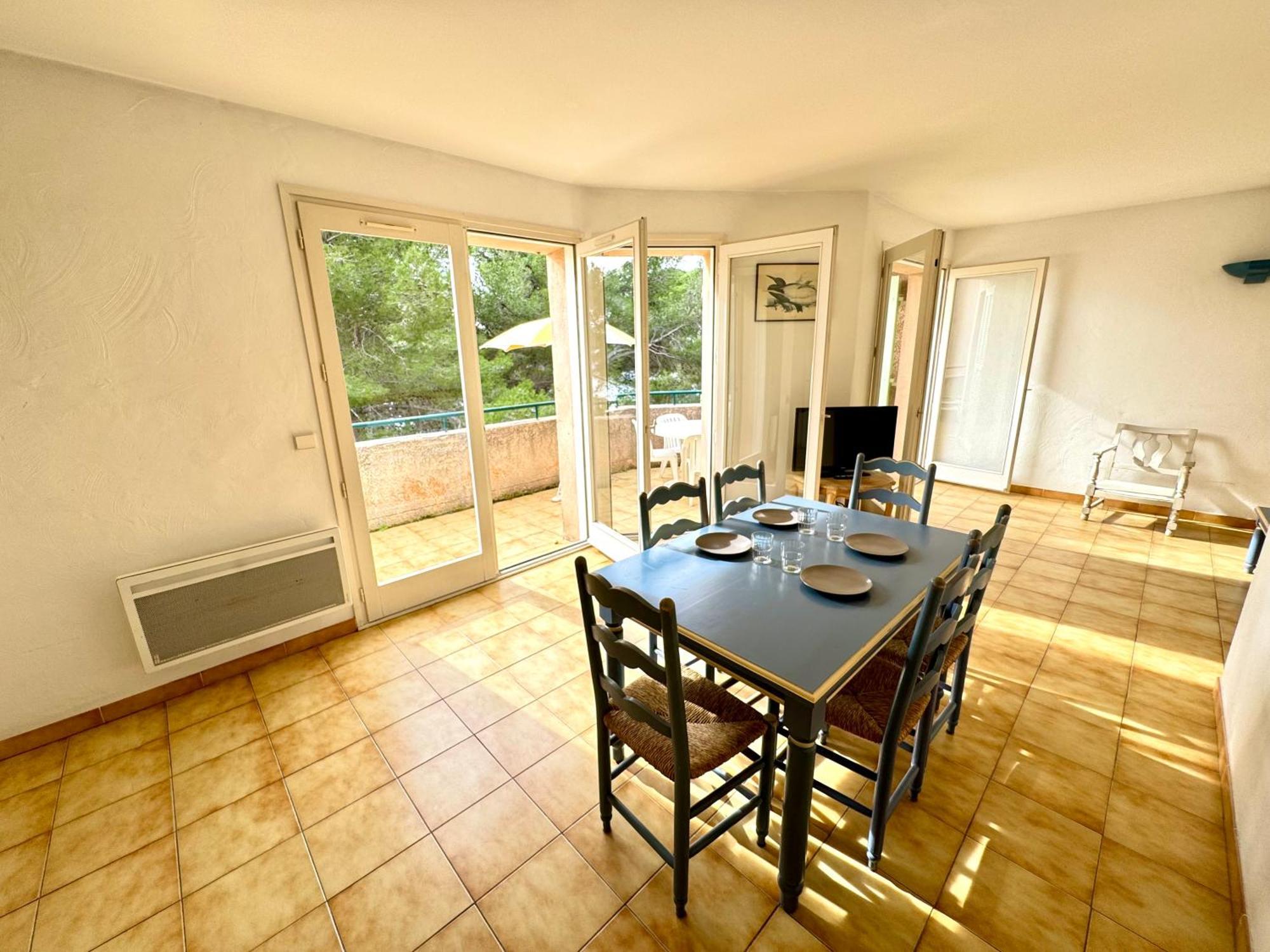 Hoteliere Le Provencal A Giens - Bord De * Hyères