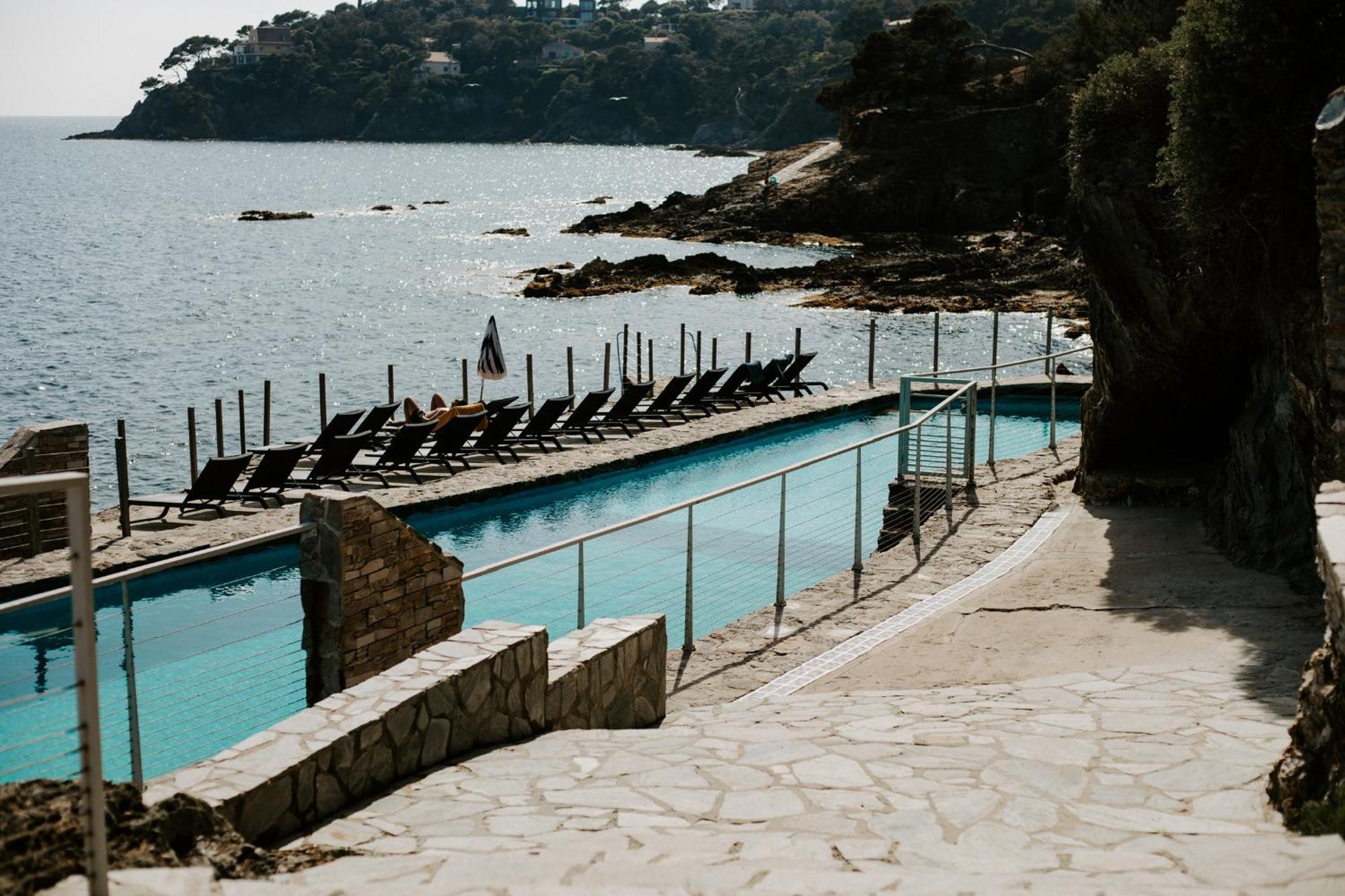 Hoteliere Le Provencal A Giens - Bord De